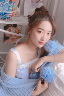 侯龙涛施雅